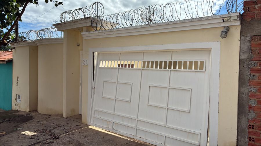 Casa - Aluguel - Residencial Santa Helena - Botucatu - SP