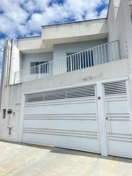 Sobrado - Aluguel - L�via - Botucatu - SP