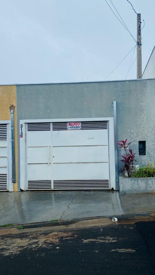 Casa Geminada - Aluguel - L�via - Botucatu - SP